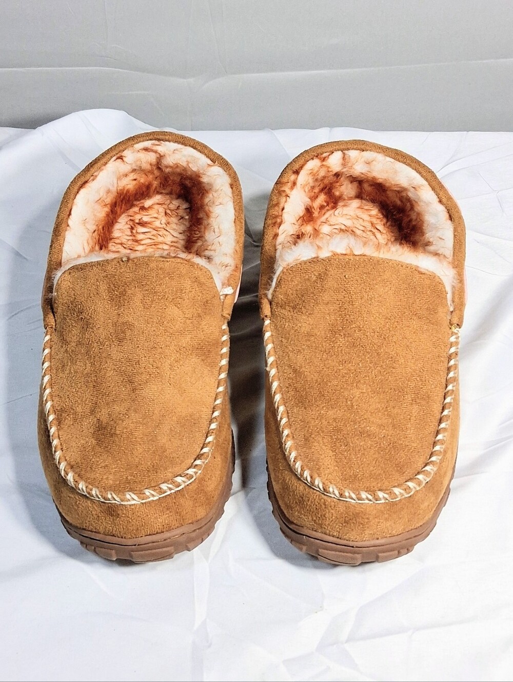 Men's Size 10 Indoor/Outdoor Micro Suede Plush Lining Moccasin Slippers Like New